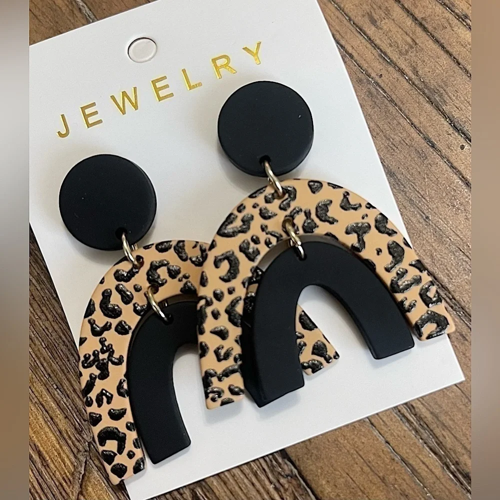 NWT Bohemian Leopard Dangle Earrings